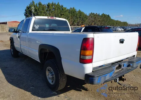 2001 Chevrolet Silverado 2500Hd from USA, damaged, VIN 1GCHC29U61E343055